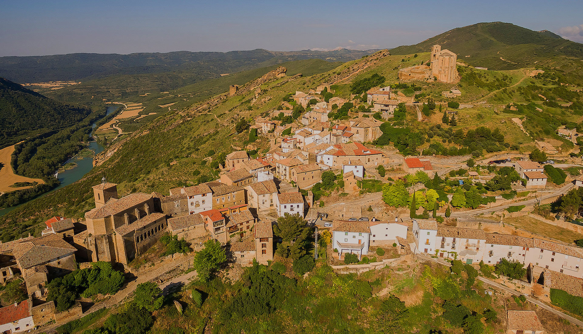 Alojamientos apartamentos y casas rurales en pueblos de España y de navarra pirineo